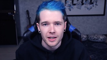 4. DanTDM. Gamer Britania Raya Daniel Middleton populer lewat kebiasaannya nge-game Minecraft atau Fortnite. Punya banyak merchandise, ia diprediksi mengantongi 2,122,932 pound sterling setiap bulan. (Screenshot YouTube)