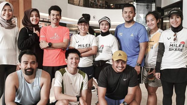 Intan berlari sebagai bentuk dukungan bagi para pejuang kanker.