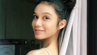 Namun baru-baru ini aktris berusia 23 tahun itu disebut terlalu seksi karena mengunggah fotonya dengan tanktop. Dok. Instagram/missmimilana