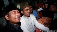 Momen Ustaz Abdul Somad saat tiba di kantor pusat MUI, Jakarta, Rabu (21/8/2019).
