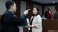 Menurut jaksa, Indung menjabat sebagai Direktur Keuangan PT Inersia Ampak Engineer (IAE) di mana Bowo berstatus sebagai Komisaris Utama.