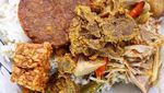 Aduh Enaknya! Sarapan Murah Nasi Lodeh Plus Tempe