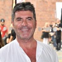 Simon Cowell pernah suntik filler agar terlihat lebih muda. Tapi setelah menjalani prosedur tersebut, dia justrutak mengenali wajahnnya sendiri. “Saya merasa wajah saya seperti di film-film horror setelah suntik filler yang berlebihan,” katanya kepada The Sun.  Foto: Getty Images