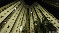 Sebelumnya Pemerintah Provinsi DKI Jakarta mengatakan pengelola bertindak salah karena mencabut listrik di Apartemen Mediterania. Pengelola mencabut listrik atas perintah dari Perhimpunan Pemilik dan Penghuni Satuan Rumah Susun (P2SRS) yang sudah tidak sah. 