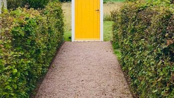“Menemukan pintu untuk memasuki ladang di Denmark” (Foto: Brightside)