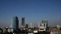 Begini penampakan langit Jakarta hari ini, Rabu (21/8/2019) di kawasan Tendean, Jakarta Selatan.