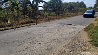 Bagaimana menurut Anda soal Jalan Gas Alam yang terus mengalami kerusakan?