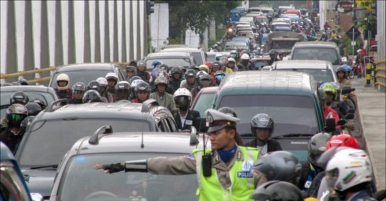 Beban Berat Jalan Raya Kota Malang Beban Berat Jalan Raya Kota Malang