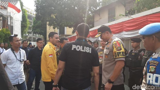 Bawa Massa Sambangi Kantor DPP, Loyalis Bamsoet: Kami Ingin Golkar Besar