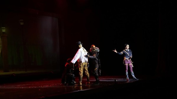 Tontonan ini menghadirkan aksi teatrikal dan sulap. Nama pertunjukan diambil dari mantra Simsalabim Abrakadabra, yang berarti sesuatu yang tak mungkin menjadi mungkin (Trans Studio Bandung) Tontonan ini menghadirkan aksi teatrikal dan sulap. Nama pertunjukan diambil dari mantra Simsalabim Abrakadabra, yang berarti sesuatu yang tak mungkin menjadi mungkin (Trans Studio Bandung)