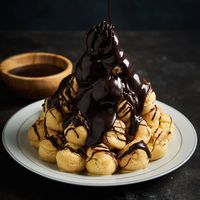 Mau Ngemil Kue Sus Gaya Prancis atau Jepang? Mampir Saja ke 5 Tempat Ini