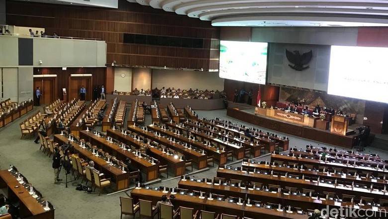 Masinton Janji Tak Ambil Pin Emas DPR/MPR, Bagaimana Wakil Rakyat Lainnya? Masinton Janji Tak Ambil Pin Emas DPR/MPR, Bagaimana Wakil Rakyat Lainnya?