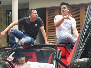 Hidup dengan Kemewahan, Cara Artis Dapatkan Pengakuan