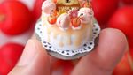 Mungil Banget! Seniman Ini Bikin Miniatur Makanan yang Mirip Aslinya