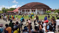 Aksi itu dilakukan untuk menyikapi peristiwa rasisme terhadap mahasiswa Papua di Malang dan Surabaya beberapa waktu lalu.