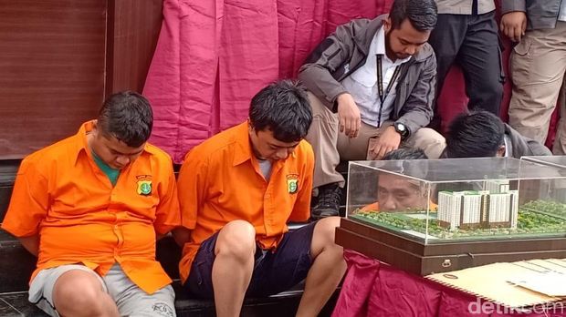 Rilis penangkapan 3 orang sindikat penipuan penjualan apartemen di Ciputat, Tangerang Selatan di Polda Metro Jaya