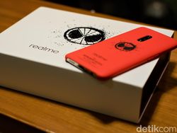 Unboxing Realme X Edisi Spider-Man