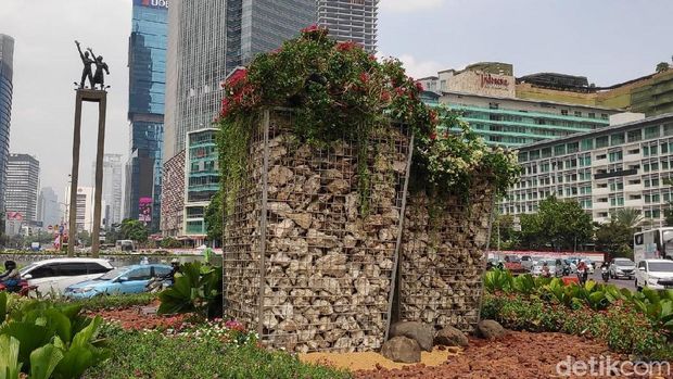 Instalasi batu gabion sebelum dibongkar.