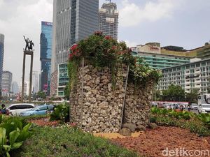 Cerita Bundaran HI: Habis Bambu, Terbitlah Ornamen Batu