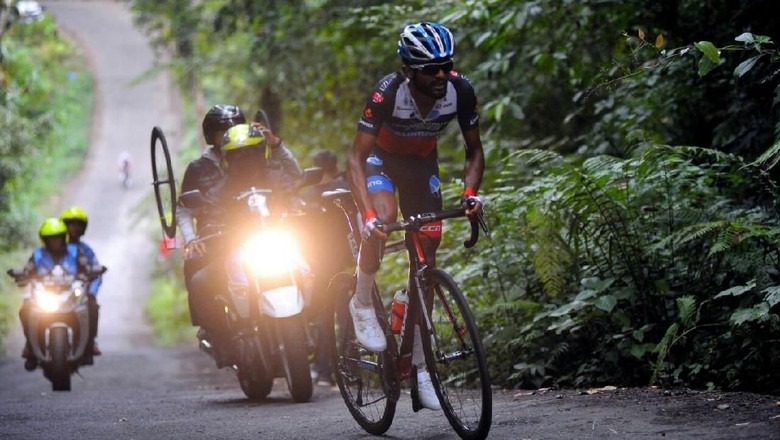 Pebalap Terengganu Cycling Team Malaysia Jawarai Etape 4 Tour dIndonesia Pebalap Terengganu Cycling Team Malaysia Jawarai Etape 4 Tour dIndonesia