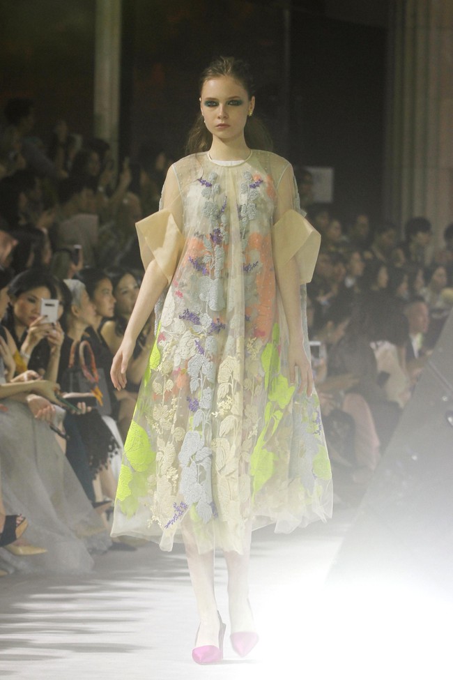 Fashion show tunggal Sapto Djojokartiko yang terinspirasi wayang Solo, Jawa Tengah, di Bali Room Hotel Kempinski. Jakarta. [Selasa, 20/08/2019]. Foto: Mohammad Abduh/Wolipop