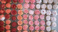 Warna gradasi mulai dari warna tertua hingga warna muda akan terlihat cantik pada tampilan cupcakes. Anda bisa pilih warna sesuai dengan tema  pesta pernikahan. Foto: Istimewa