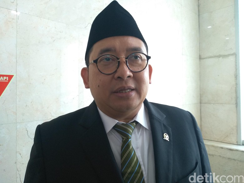 Ucapkan Dukacita, Fadli Zon: BJ Habibie Figur Luar Biasa dalam Dirgantara Ucapkan Dukacita, Fadli Zon: BJ Habibie Figur Luar Biasa dalam Dirgantara