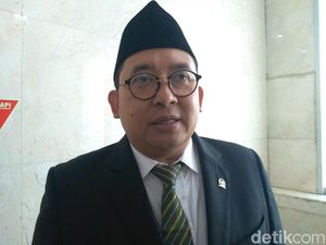 Ucapkan Dukacita, Fadli Zon: BJ Habibie Figur Luar Biasa dalam Dirgantara
