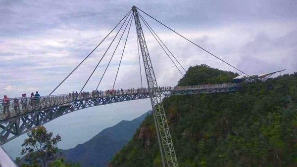 Sebagai pendatang baru di daftar, Langkawi di Malaysia pun langsung masuk ke peringkat keempat pulau terbaik di Asia (My Sarah/dTraveler) Sebagai pendatang baru di daftar, Langkawi di Malaysia pun langsung masuk ke peringkat keempat pulau terbaik di Asia (My Sarah/dTraveler)