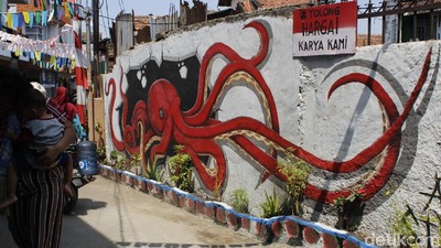 Foto: Libur Akhir Pekan ke Gang Mural di Cimahi