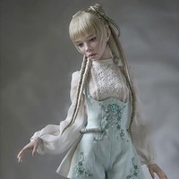 Bagaimana menurut kamu, Boneka Lutsenko ini cantik, indah, atau justru seram? Foto: Instagram/@lutsenko_dolls