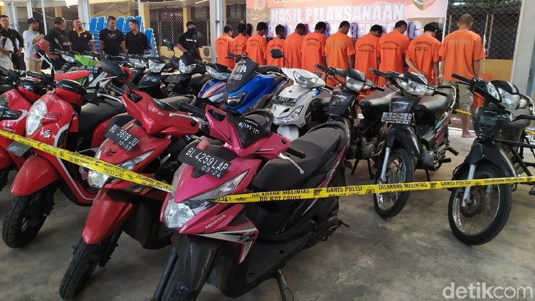 Polisi Ringkus Selusin Pencuri Motor di Banda Aceh Polisi Ringkus Selusin Pencuri Motor di Banda Aceh