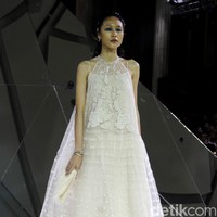 Fashion show tunggal Sapto Djojokartiko yang terinspirasi wayang Solo, Jawa Tengah, di Bali Room Hotel Kempinski. Jakarta. [Selasa, 20/08/2019]. Foto: Mohammad Abduh/Wolipop