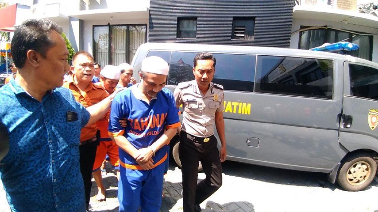 9 Tersangka Pembakaran Polsek Tambelangan Ditahan di Polda Jatim, Ini Alasannya 9 Tersangka Pembakaran Polsek Tambelangan Ditahan di Polda Jatim, Ini Alasannya
