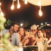 Cara Merayakan Tahun Baru Berdasarkan Zodiak: Kamu Tim Party atau Refleksi?