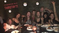 Lauren ternyata seorang penyanyi dan pencipta lagu. Ia kerap hangout bersama teman-teman termasuk dengan agenda makan bersama. Foto: Instagram laurenhashianofficial