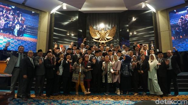 Setelah 2 Periode dan 5 Gubernur, Bang Sani Pamit dari DPRD DKI