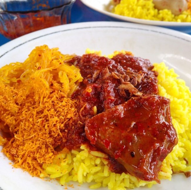 Sarapan Enak 5 Nasi Kuning Paling Populer di Indonesia