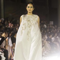 Fashion show tunggal Sapto Djojokartiko yang terinspirasi wayang Solo, Jawa Tengah, di Bali Room Hotel Kempinski. Jakarta. [Selasa, 20/08/2019]. Foto: Mohammad Abduh/Wolipop