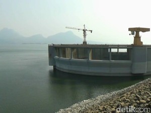 Kemarau, Debit Air Waduk Jatiluhur Terus Menyusut