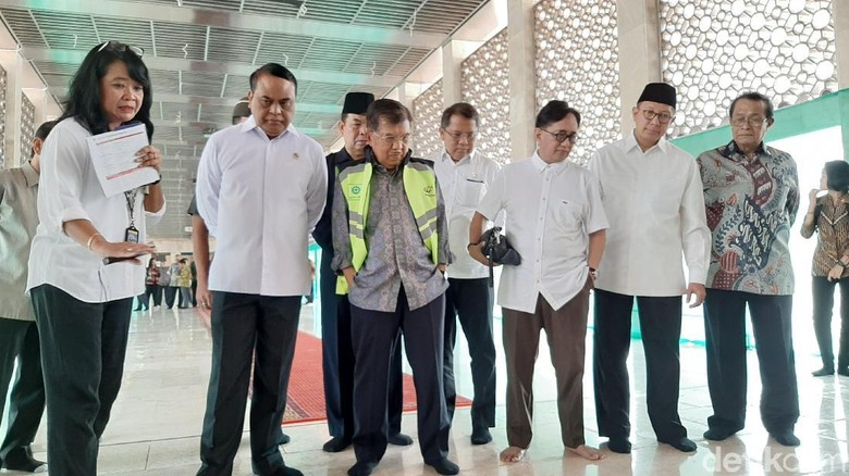 JK dan Menag Lukman Tinjau Renovasi Masjid Istiqlal JK dan Menag Lukman Tinjau Renovasi Masjid Istiqlal