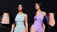 Entah karena kejelian netizen atau memang niat, ternyata jari kaki Kim dan Kylie ada enam di foto tersebut. Dok. Instagram/kimkardashian