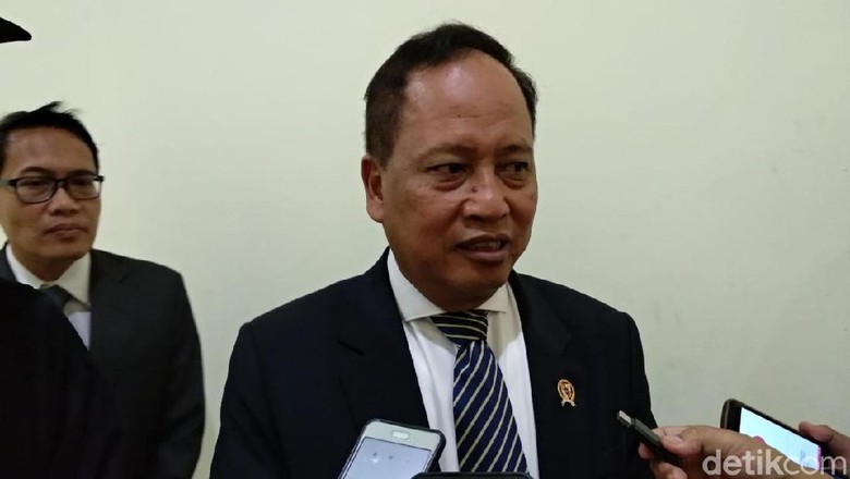 Tepis Bungkam Pergerakan Mahasiswa, Menristek: Apa Berpendapat Harus di Jalan? Tepis Bungkam Pergerakan Mahasiswa, Menristek: Apa Berpendapat Harus di Jalan?