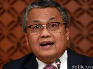 Dolar AS Dekati Rp 16.000, Gubernur BI Buka Suara