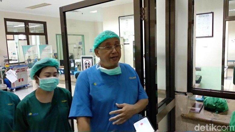 Terbakar Api Demo Mahasiswa, Briptu Yudi Jalani Operasi Plastik Terbakar Api Demo Mahasiswa, Briptu Yudi Jalani Operasi Plastik