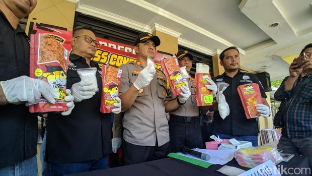 Barang bukti yang diamankan.