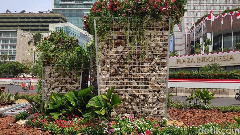 Gerindra DKI Puji Ornamen Batu di Bundaran HI: Bagus dan Kreatif Gerindra DKI Puji Ornamen Batu di Bundaran HI: Bagus dan Kreatif
