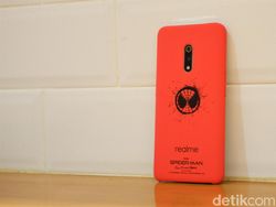 Unboxing Realme X Edisi Spider-Man