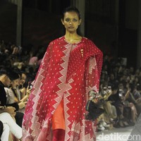 Fashion show tunggal Sapto Djojokartiko yang terinspirasi wayang Solo, Jawa Tengah, di Bali Room Hotel Kempinski. Jakarta. [Selasa, 20/08/2019]. Foto: Mohammad Abduh/Wolipop