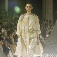 Fashion show tunggal Sapto Djojokartiko yang terinspirasi wayang Solo, Jawa Tengah, di Bali Room Hotel Kempinski. Jakarta. [Selasa, 20/08/2019]. Foto: Mohammad Abduh/Wolipop